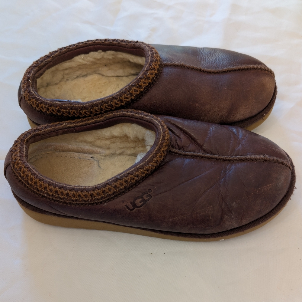 UGG Tasman Leather Regen Slippers- Size 8